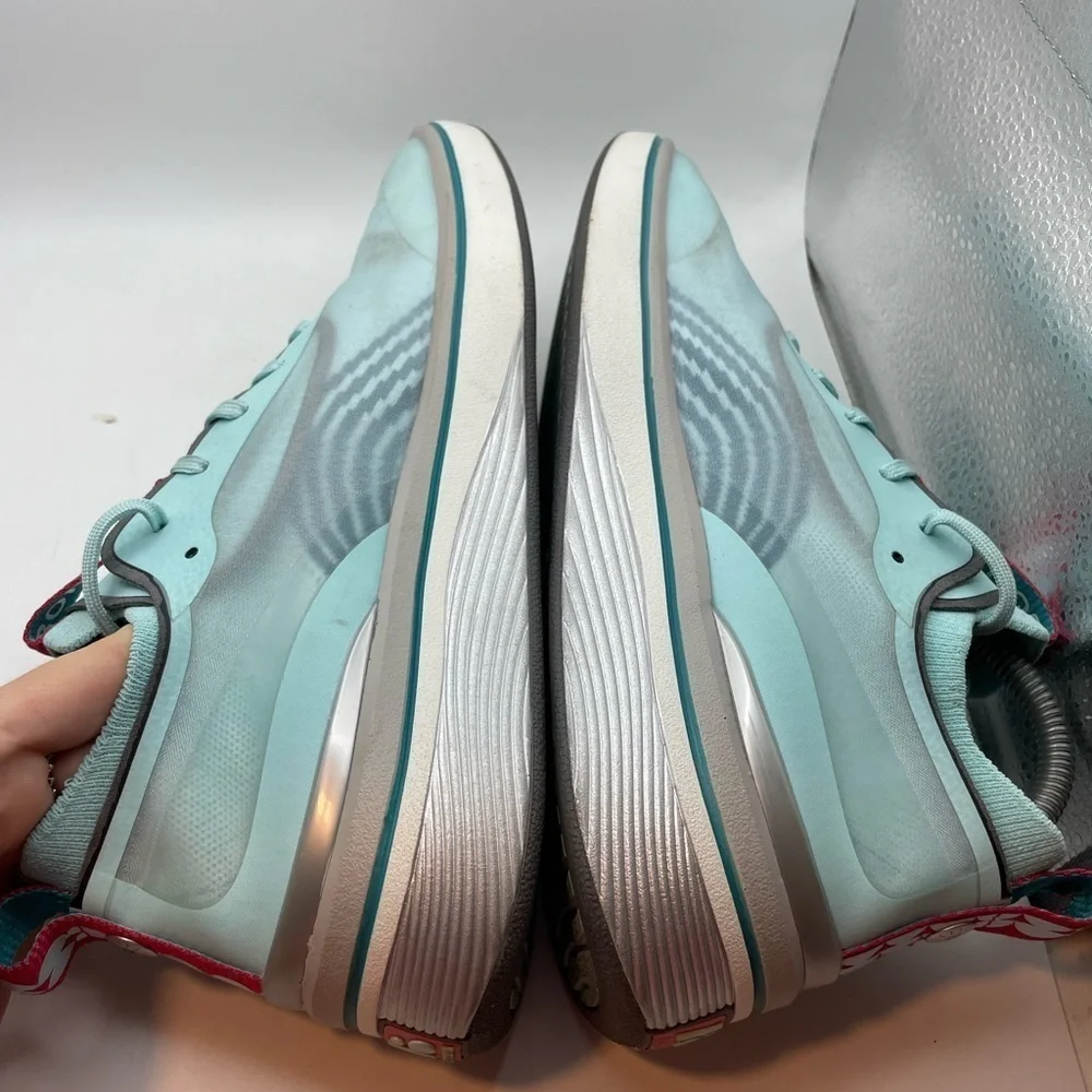 Bala Twelves Daybreak women’s blue sneakers size 8.5
